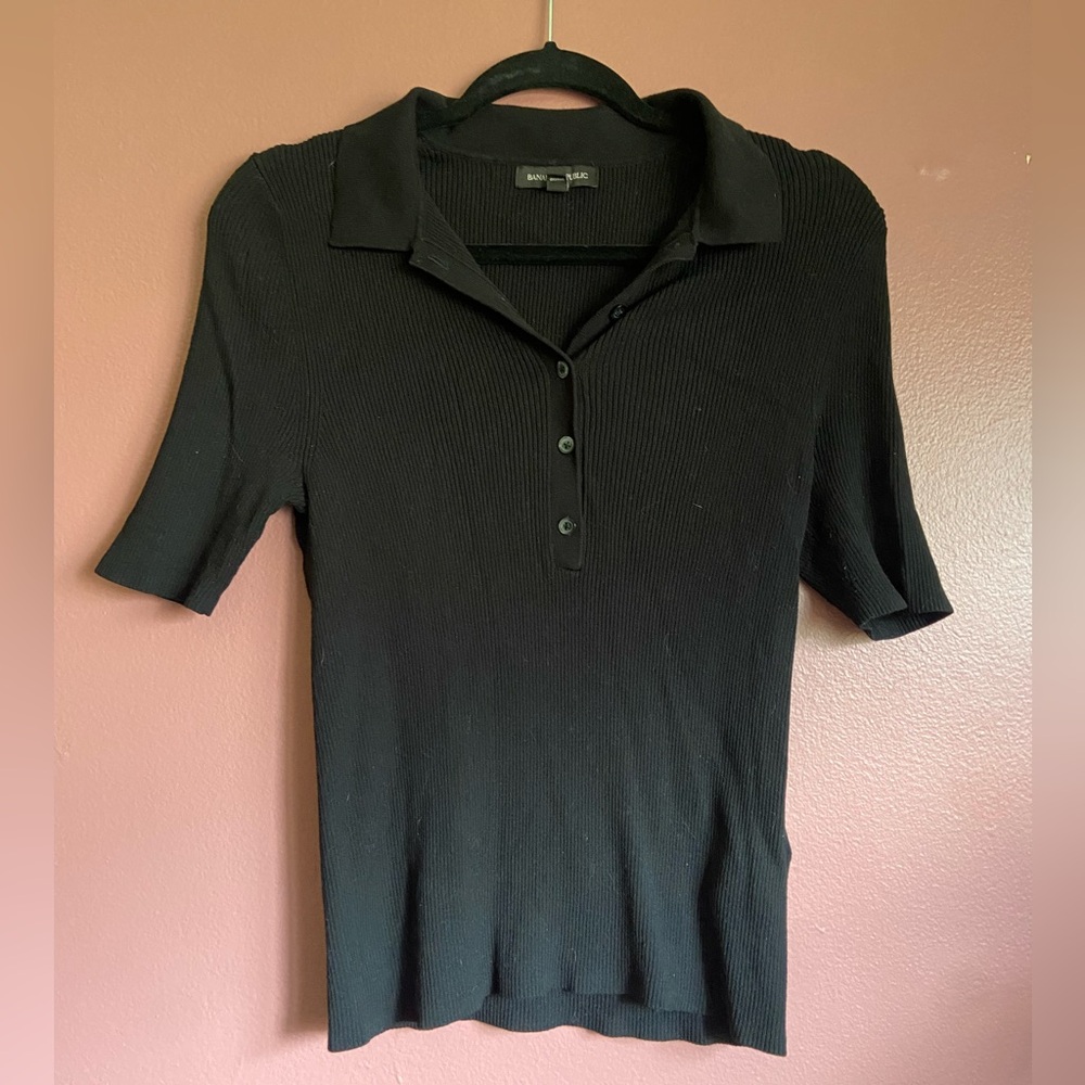 Banana republic ribbed black shirt with collar M